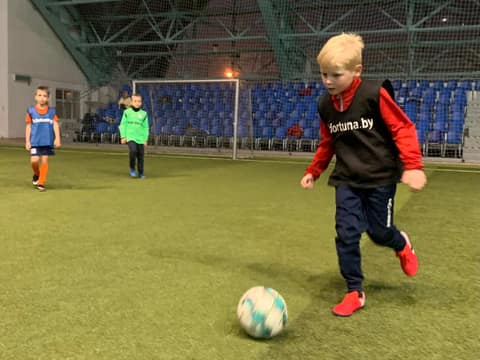 ДЕНЬ ЗА ДНЕМ. ЧЕТВЕРГ: НА УЛИЦЕ МИНУС ДЕСЯТЬ, А НАМ В МАНЕЖЕ ОТ ИГРЫ ТАК ТЕПЛО...