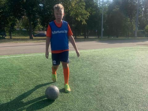 ДЕНЬ ЗА ДНЕМ. ПОНЕДЕЛЬНИК:  А НОВИЧКИ ВСЕ ИДУТ. ВИДИМО, ДАВНО УЖЕ ЗНАЮТ ВЕРНЫЙ АДРЕСАТ...