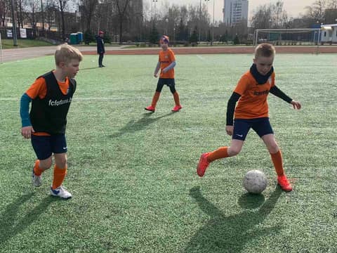 ДЕНЬ ЗА ДНЕМ. ВОСКРЕСЕНЬЕ: ПЕРВОМАЙСКИЕ ИГРЫ