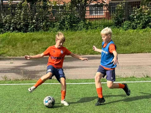 ДЕНЬ ЗА ДНЕМ: ТРУДНО ХОДИТЬ ПО ЗЕМЛЕ, ЕСЛИ УМЕЕШЬ ЛЕТАТЬ...