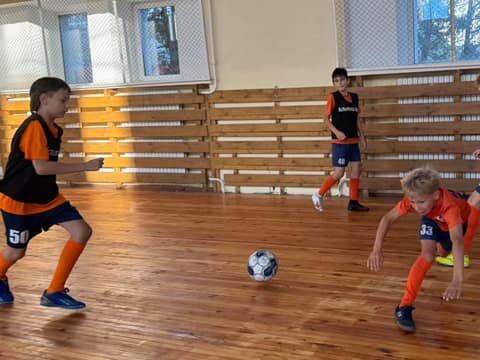 ДЕНЬ ЗА ДНЕМ: ВСЕ НОРМАЛЬНО У ФУТБОЛИСТА, МАМА...