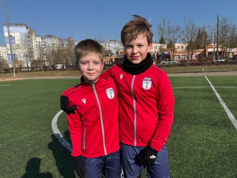 ДЕНЬ ЗА ДНЕМ: ЛЕТНИМ ЗНОЕМ ВДРУГ СТАНЕТ СТУЖА, ТЫ ПОЙМЕШЬ, ЧТО ФУТБОЛУ НУЖЕН...
