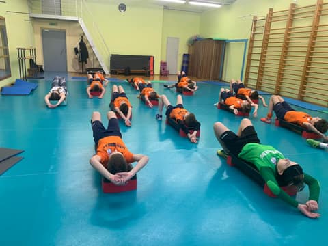 ДЕНЬ ЗА ДНЕМ. ЧЕТВЕРГ: STEP BY STEP!