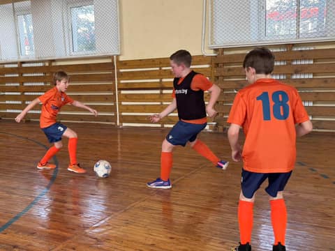 ДЕНЬ ЗА ДНЕМ: ЛЕТНИМ ЗНОЕМ ВДРУГ СТАНЕТ СТУЖА, ТЫ ПОЙМЕШЬ, ЧТО ФУТБОЛУ НУЖЕН...