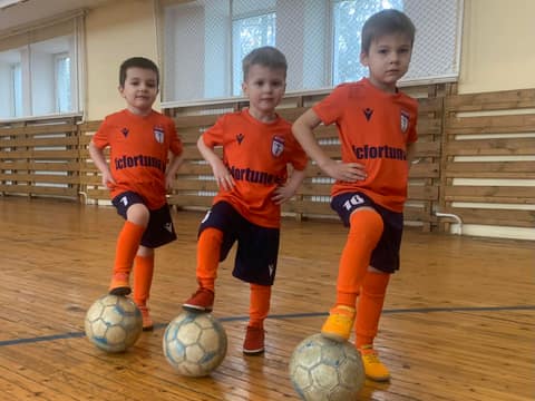 ДЕНЬ ЗА ДНЕМ: ЕСЛИ КАЖДЫЙ УИК-ЭНД КРАСАВЧИКА ПОСВЯЩЕН ЛЮБИМОЙ ИГРЕ, ЗНАЧИТ,  КРАСАВЧИК ТОЧНО ЗАНИМАЕТСЯ В "ФОРТУНЕ"...
