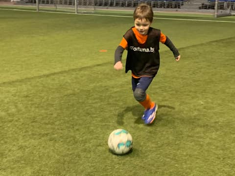 ДЕНЬ ЗА ДНЕМ. ЧЕТВЕРГ: В МАНЕЖЕ И ФИНТЫ, И ГОЛЫ КРУЧЕ...