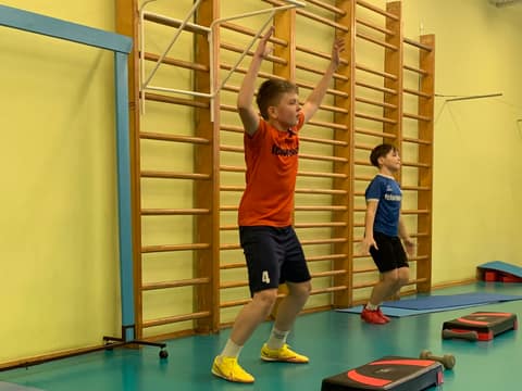 ДЕНЬ ЗА ДНЕМ. ЗДЕСЬ ЧЕТВЕРГ - ДЕНЬ НЕ РЫБНЫЙ, А АЭРОБНЫЙ...