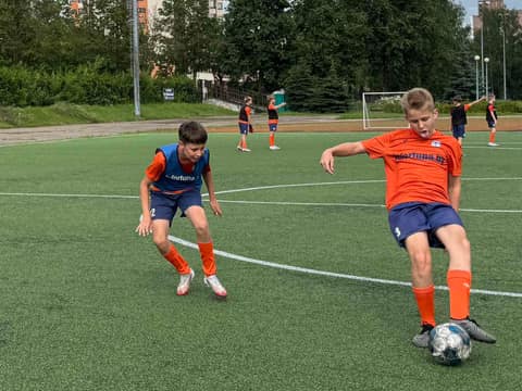 ДЕНЬ ЗА ДНЕМ: ТРУДНО ХОДИТЬ ПО ЗЕМЛЕ, ЕСЛИ УМЕЕШЬ ЛЕТАТЬ...