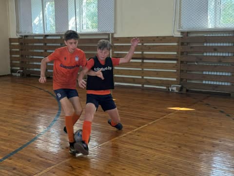 ДЕНЬ ЗА ДНЕМ: А НОВИЧКИ ВСЕ ПОДХОДЯТ. И ПРАВИЛЬНО ДЕЛАЮТ...