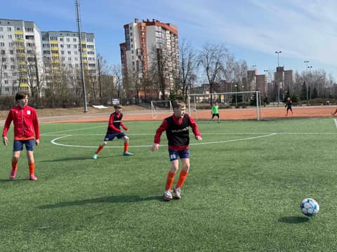 ДЕНЬ ЗА ДНЕМ: ЛЕТНИМ ЗНОЕМ ВДРУГ СТАНЕТ СТУЖА, ТЫ ПОЙМЕШЬ, ЧТО ФУТБОЛУ НУЖЕН...